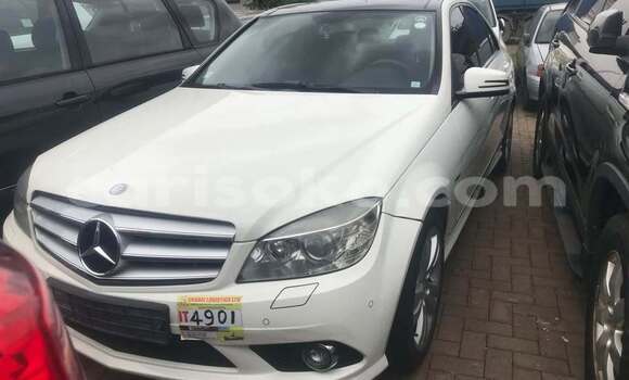 Acheter Occasion Voiture Mercedes-Benz C250 coupe Autre à Kigali, Rwanda Acheter Occasion Voiture Mercedes-Benz C250 coupe Autre à Kigali, Rwanda