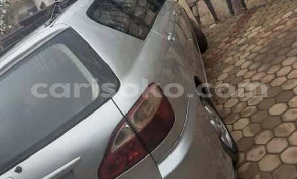 اشتري مستعمل Toyota Avensis Autre سيارة في Kigali في Rwanda اشتري مستعمل Toyota Avensis Autre سيارة في Kigali في Rwanda