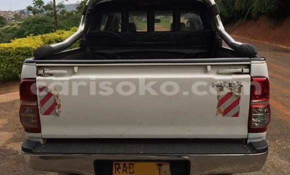 اشتري مستعمل Toyota Hilux Blanc سيارة في Gicumbi في Rwanda اشتري مستعمل Toyota Hilux Blanc سيارة في Gicumbi في Rwanda