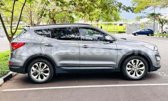 Acheter Occasion Voiture Hyundai Santa Fe Autre à Kigali, Rwanda Acheter Occasion Voiture Hyundai Santa Fe Autre à Kigali, Rwanda