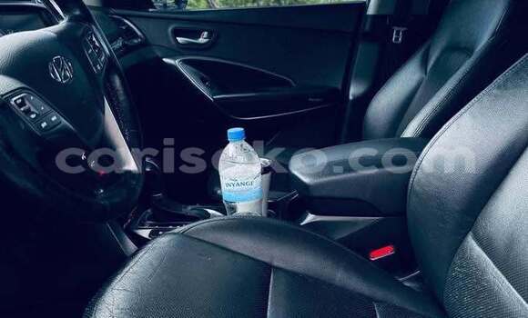 Acheter Occasion Voiture Hyundai Santa Fe Autre à Kigali, Rwanda Acheter Occasion Voiture Hyundai Santa Fe Autre à Kigali, Rwanda