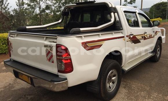 اشتري مستعمل Toyota Hilux Blanc سيارة في Gicumbi في Rwanda اشتري مستعمل Toyota Hilux Blanc سيارة في Gicumbi في Rwanda