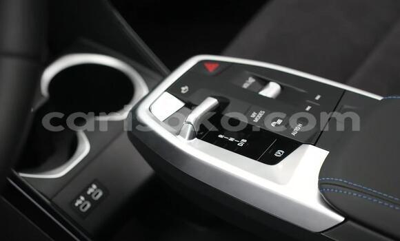 Acheter Neuf Voiture BMW X1 Noir à Kigali, Rwanda Acheter Neuf Voiture BMW X1 Noir à Kigali, Rwanda