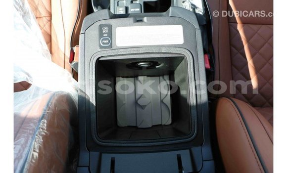 Acheter Import Voiture Toyota Prado Blanc à Import - Dubai, Rwanda Acheter Import Voiture Toyota Prado Blanc à Import - Dubai, Rwanda