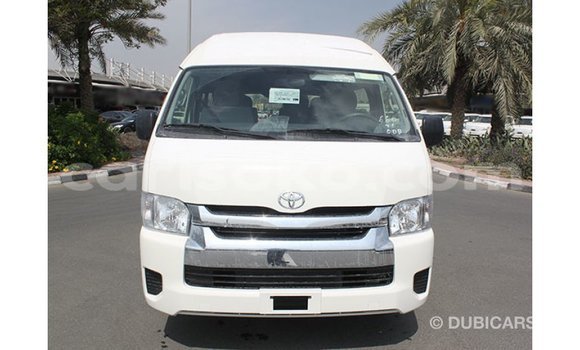 Acheter Import Voiture Toyota Hiace Blanc à Import - Dubai, Rwanda Acheter Import Voiture Toyota Hiace Blanc à Import - Dubai, Rwanda