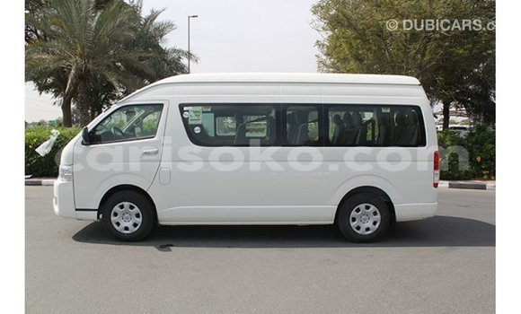 Acheter Import Voiture Toyota Hiace Blanc à Import - Dubai, Rwanda Acheter Import Voiture Toyota Hiace Blanc à Import - Dubai, Rwanda