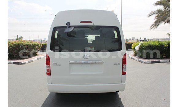 Acheter Import Voiture Toyota Hiace Blanc à Import - Dubai, Rwanda Acheter Import Voiture Toyota Hiace Blanc à Import - Dubai, Rwanda