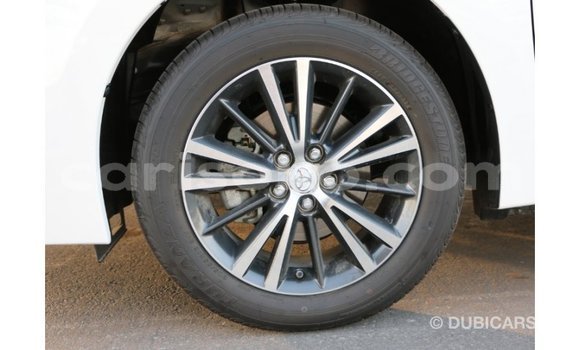 Acheter Import Voiture Toyota Corolla Blanc à Import - Dubai, Rwanda Acheter Import Voiture Toyota Corolla Blanc à Import - Dubai, Rwanda