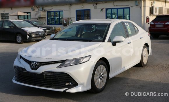 Acheter Import Voiture Toyota Camry Blanc à Import - Dubai, Rwanda Acheter Import Voiture Toyota Camry Blanc à Import - Dubai, Rwanda