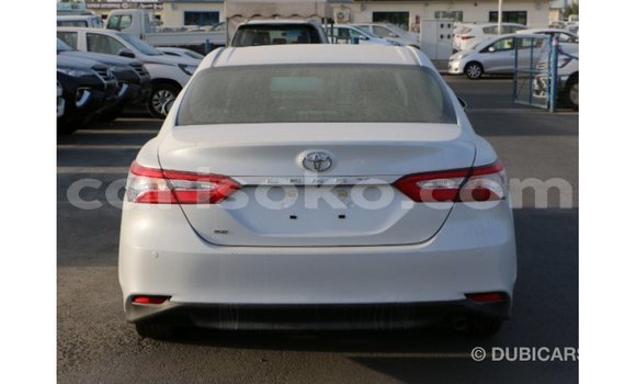 Acheter Import Voiture Toyota Camry Blanc à Import - Dubai, Rwanda Acheter Import Voiture Toyota Camry Blanc à Import - Dubai, Rwanda