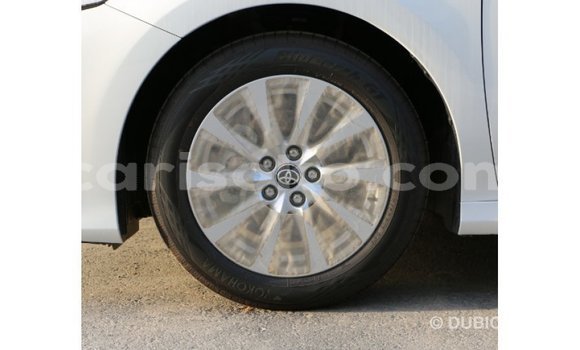 Acheter Import Voiture Toyota Camry Blanc à Import - Dubai, Rwanda Acheter Import Voiture Toyota Camry Blanc à Import - Dubai, Rwanda