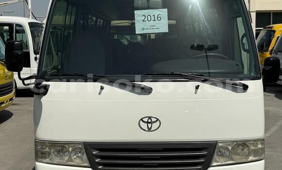 Acheter Occasion Voiture Toyota Coaster White à Import - Dubai, Rwanda Acheter Occasion Voiture Toyota Coaster White à Import - Dubai, Rwanda