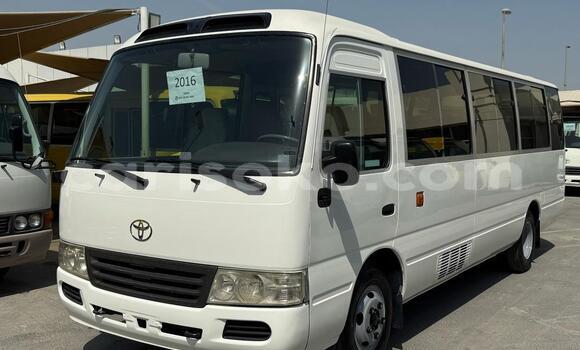 Acheter Occasion Voiture Toyota Coaster White à Import - Dubai, Rwanda Acheter Occasion Voiture Toyota Coaster White à Import - Dubai, Rwanda