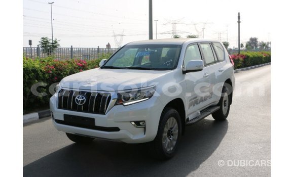 Acheter Import Voiture Toyota Prado Blanc à Import - Dubai, Rwanda Acheter Import Voiture Toyota Prado Blanc à Import - Dubai, Rwanda