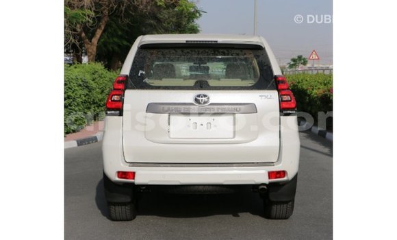 Acheter Import Voiture Toyota Prado Blanc à Import - Dubai, Rwanda Acheter Import Voiture Toyota Prado Blanc à Import - Dubai, Rwanda