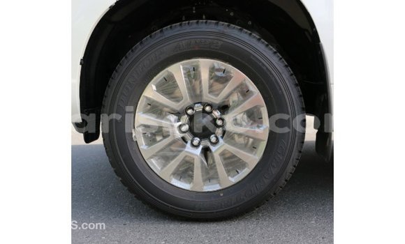 Acheter Import Voiture Toyota Prado Blanc à Import - Dubai, Rwanda Acheter Import Voiture Toyota Prado Blanc à Import - Dubai, Rwanda