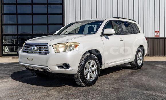 اشتري مستعمل Toyota Highlander White سيارة في Kigali في Rwanda اشتري مستعمل Toyota Highlander White سيارة في Kigali في Rwanda