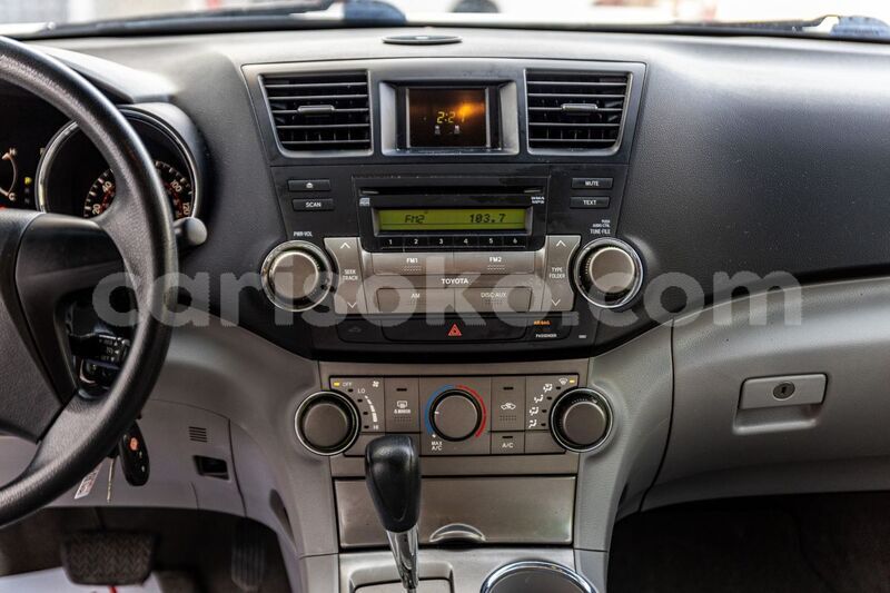 Big with watermark toyota highlander rwanda kigali 19703