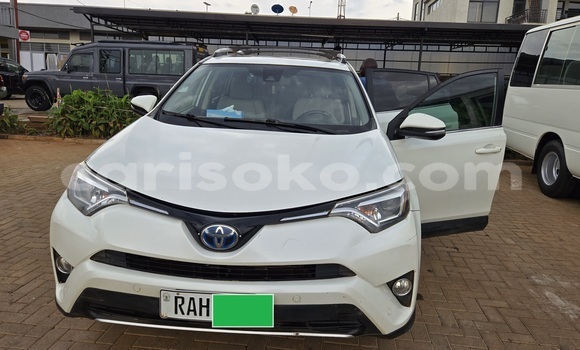 Acheter Occasion Voiture Toyota RAV4 White à Kigali, Rwanda Acheter Occasion Voiture Toyota RAV4 White à Kigali, Rwanda