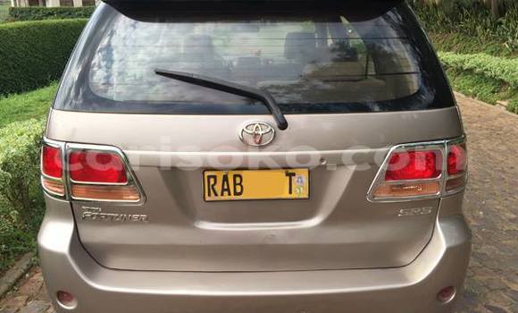 اشتري مستعمل Toyota Fortuner Autre سيارة في Gicumbi في Rwanda اشتري مستعمل Toyota Fortuner Autre سيارة في Gicumbi في Rwanda