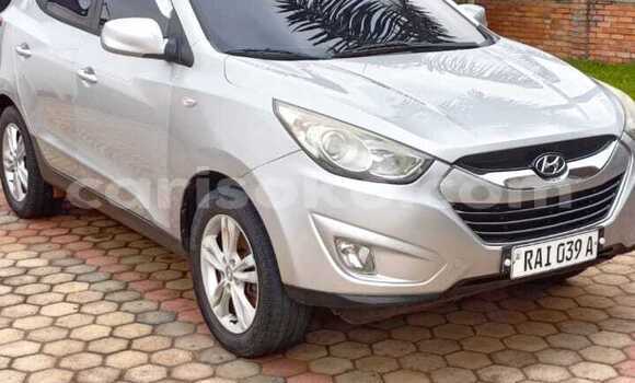 Acheter Occasion Voiture Hyundai Tucson Grey/silver à Kigali, Rwanda Acheter Occasion Voiture Hyundai Tucson Grey/silver à Kigali, Rwanda