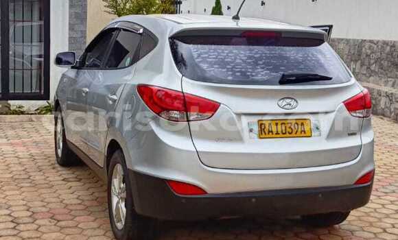 Acheter Occasion Voiture Hyundai Tucson Grey/silver à Kigali, Rwanda Acheter Occasion Voiture Hyundai Tucson Grey/silver à Kigali, Rwanda