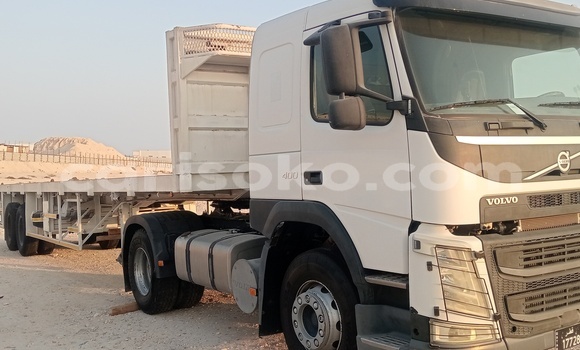 Acheter Occasion Utilitaire Volvo F4 White à Butare, Butare