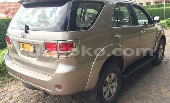 اشتري مستعمل Toyota Fortuner Autre سيارة في Gicumbi في Rwanda اشتري مستعمل Toyota Fortuner Autre سيارة في Gicumbi في Rwanda