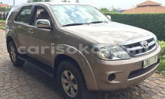 اشتري مستعمل Toyota Fortuner Autre سيارة في Gicumbi في Rwanda اشتري مستعمل Toyota Fortuner Autre سيارة في Gicumbi في Rwanda