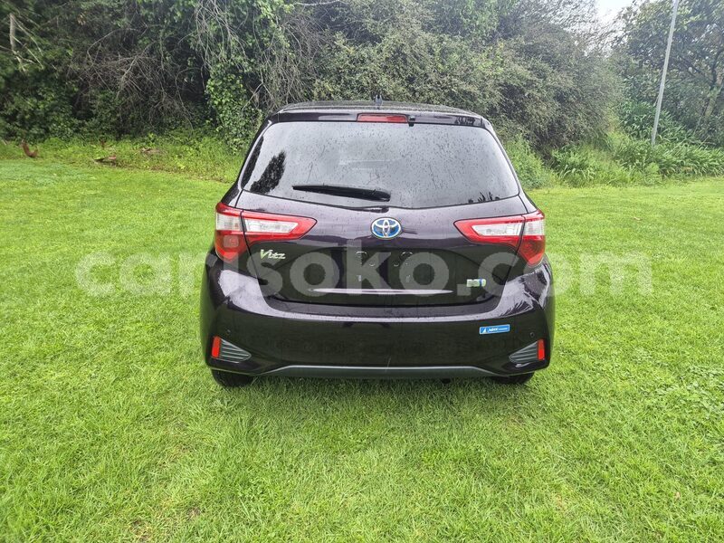 Big with watermark toyota vitz rwanda kigali 19797