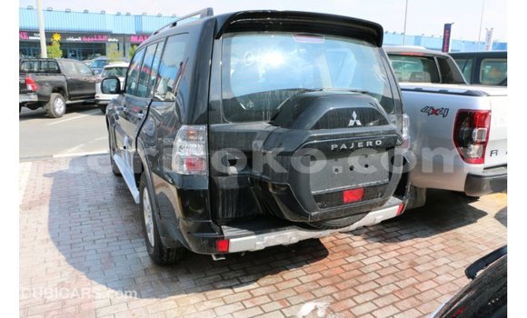 Acheter Import Voiture Mitsubishi Pajero Noir à Import - Dubai, Rwanda Acheter Import Voiture Mitsubishi Pajero Noir à Import - Dubai, Rwanda