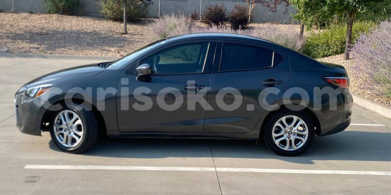 Big with watermark toyota yaris rwanda kigali 19807