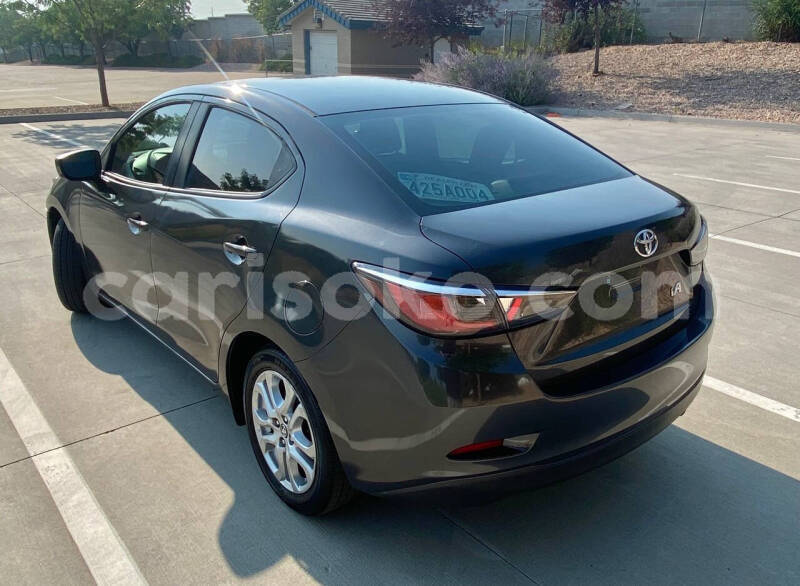 Big with watermark toyota yaris rwanda kigali 19807