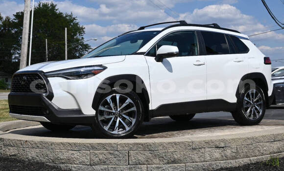 Acheter Occasion Voiture Toyota Corolla Cross White à Kigali, Rwanda