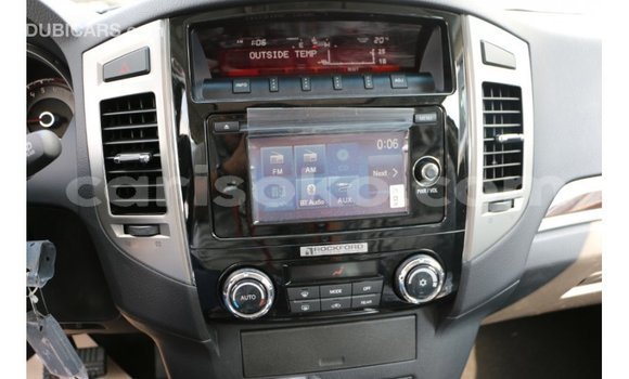 Acheter Import Voiture Mitsubishi Pajero Noir à Import - Dubai, Rwanda Acheter Import Voiture Mitsubishi Pajero Noir à Import - Dubai, Rwanda