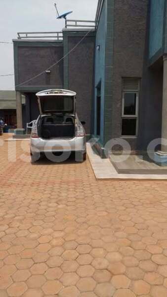 Big with watermark toyota vitz rwanda kigali 19816