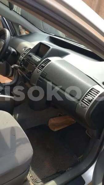 Big with watermark toyota vitz rwanda kigali 19816