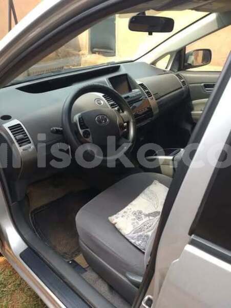 Big with watermark toyota vitz rwanda kigali 19816