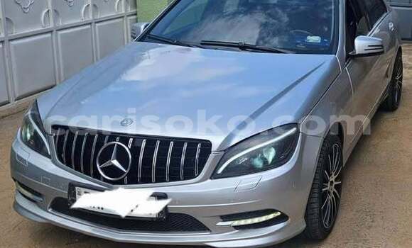 Acheter Occasion Voiture Mercedes-Benz C250 coupe Autre à Kigali, Rwanda Acheter Occasion Voiture Mercedes-Benz C250 coupe Autre à Kigali, Rwanda