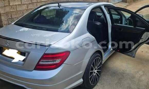 Acheter Occasion Voiture Mercedes-Benz C250 coupe Autre à Kigali, Rwanda Acheter Occasion Voiture Mercedes-Benz C250 coupe Autre à Kigali, Rwanda