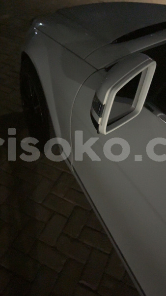 Big with watermark mercedes benz 200 rwanda kigali 19832