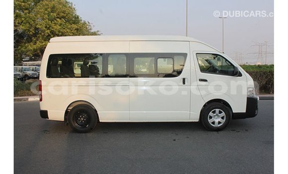 Acheter Import Voiture Toyota Hiace Blanc à Import - Dubai, Rwanda Acheter Import Voiture Toyota Hiace Blanc à Import - Dubai, Rwanda