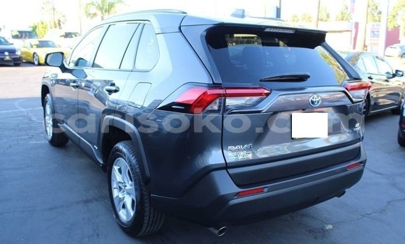 Acheter Occasion Voiture Toyota RAV4 Grey/silver à Kigali, Rwanda Acheter Occasion Voiture Toyota RAV4 Grey/silver à Kigali, Rwanda