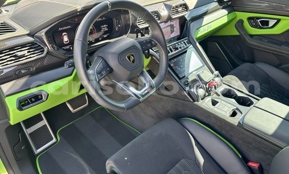 Buy Used Lamborghini Urus Green Car in Butare in Butare Buy Used Lamborghini Urus Green Car in Butare in Butare