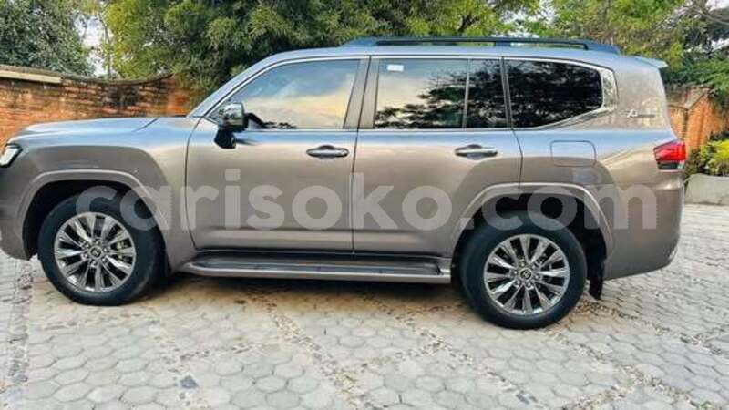 Big with watermark toyota avensis verso rwanda kigali 19864