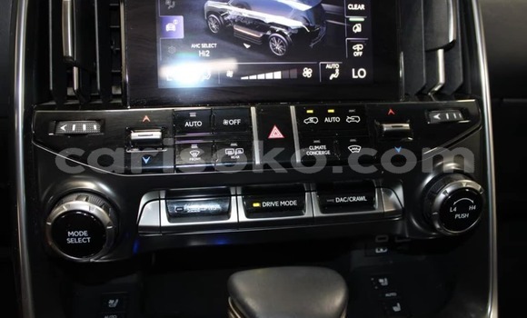 Sayi Na hannu Lexus LX White Mota in Gicumbi a Rwanda Sayi Na hannu Lexus LX White Mota in Gicumbi a Rwanda