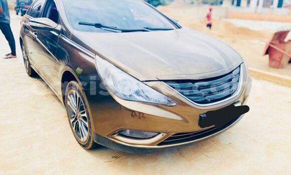 Sayi Na hannu Hyundai Sonata Grey/silver Mota in Kigali a Rwanda Sayi Na hannu Hyundai Sonata Grey/silver Mota in Kigali a Rwanda