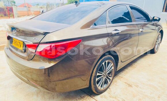 Sayi Na hannu Hyundai Sonata Grey/silver Mota in Kigali a Rwanda Sayi Na hannu Hyundai Sonata Grey/silver Mota in Kigali a Rwanda