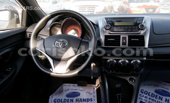 Acheter Import Voiture Toyota Yaris Blanc à Import - Dubai, Rwanda Acheter Import Voiture Toyota Yaris Blanc à Import - Dubai, Rwanda