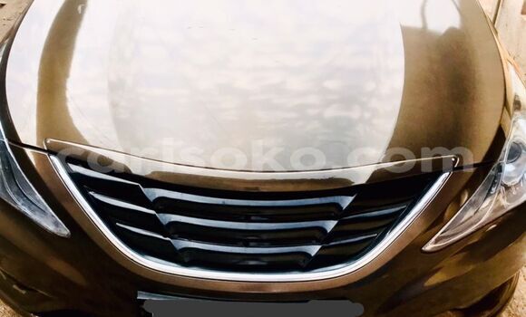 Sayi Na hannu Hyundai Sonata Grey/silver Mota in Kigali a Rwanda Sayi Na hannu Hyundai Sonata Grey/silver Mota in Kigali a Rwanda